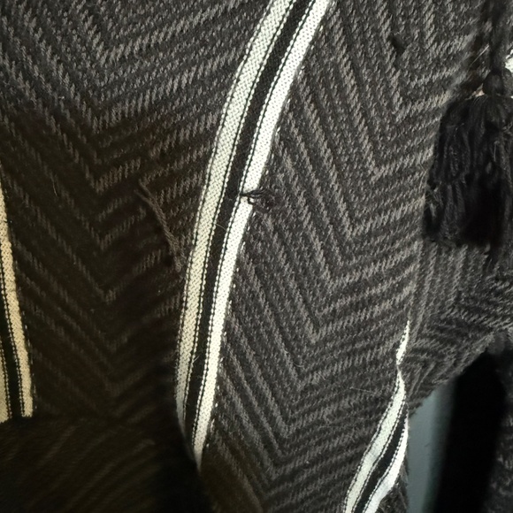 Roxy boho pull over/poncho - Picture 4 of 5